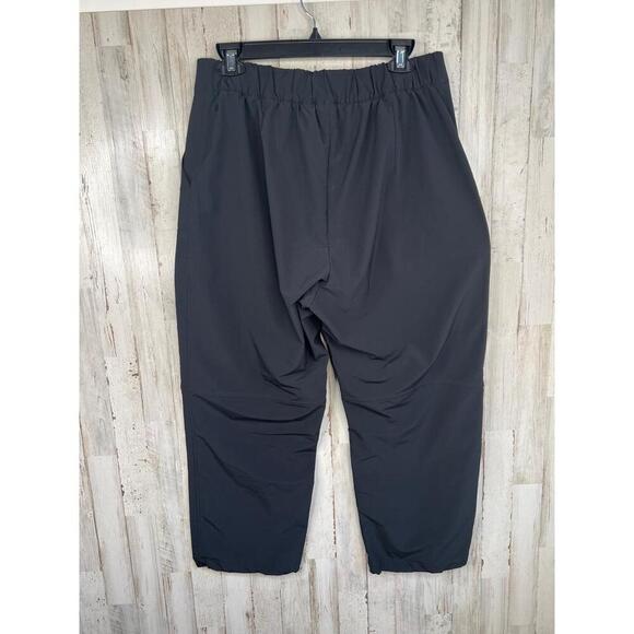 Zella Black Getaway Drawstring Cargo Pockets Button Closure Crop Pants Size L - Picture 7 of 12
